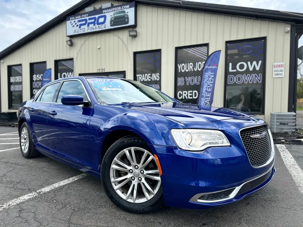 2019 CHRYSLER 300 TOURING L for sale in Crown Point, IN