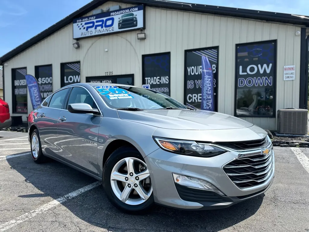 Gray 2023 CHEVROLET MALIBU LT for sale in Crown Point, IN