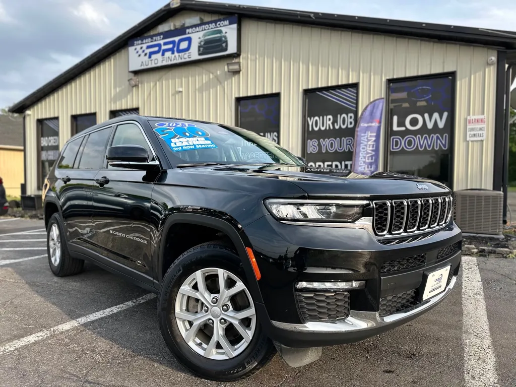 Black 2023 JEEP GRAND CHEROKEE L LIMITED for sale in Crown Point, IN