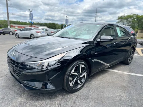More photos of 2023 HYUNDAI ELANTRA SEL at Pro Auto Finance, IN