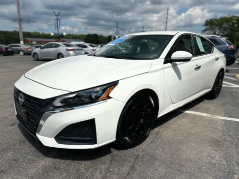 More photos of 2023 NISSAN ALTIMA 2.5 S at Pro Auto Finance, IN