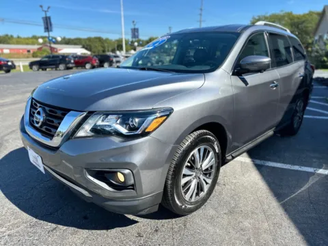 More photos of 2020 NISSAN PATHFINDER SL at Pro Auto Finance, IN