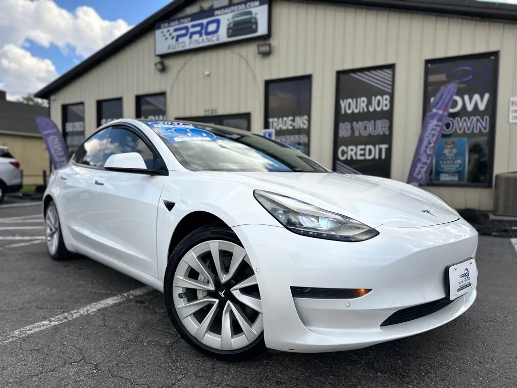 White 2021 TESLA MODEL 3 STANDARD RANGE PLUS for sale in Crown Point, IN