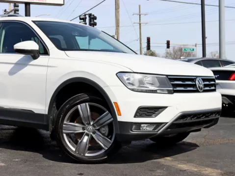 More photos of 2021 Volkswagen Tiguan SEL 4MOTION Sport Utility 4D at Exclusive Autohaus - Roselle, IL