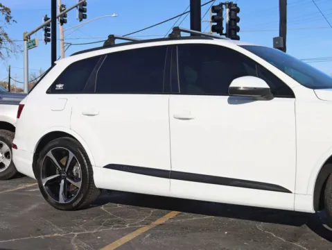 More photos of 2019 Audi Q7 55 TFSI SE Premium Plus Sport Utility 4D at Exclusive Autohaus - Roselle, IL