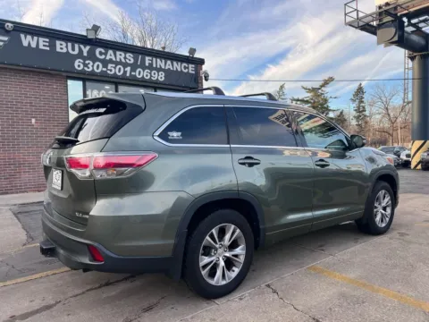 More photos of 2015 Toyota Highlander XLE Sport Utility 4D at Exclusive Autohaus - Roselle, IL