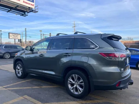 Another view of 2015 Toyota Highlander XLE Sport Utility 4D for sale in Roselle, IL at Exclusive Autohaus - Roselle