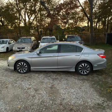 Photos of 2017 Honda Accord Hybrid Touring Sedan 4D for sale in Roselle, IL at Exclusive Autohaus - Roselle