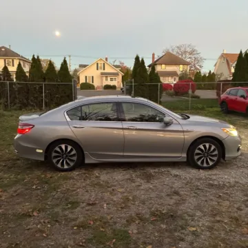 More photos of 2017 Honda Accord Hybrid Touring Sedan 4D at Exclusive Autohaus - Roselle, IL