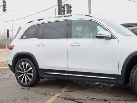 More photos of 2021 Mercedes-Benz GLB 250 4MATIC Sport Utility 4D at Exclusive Autohaus - Roselle, IL