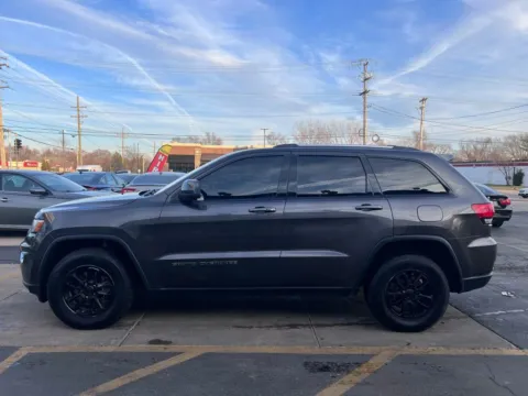Photos of 2018 Jeep Grand Cherokee Laredo E Sport Utility 4D for sale in Roselle, IL at Exclusive Autohaus - Roselle