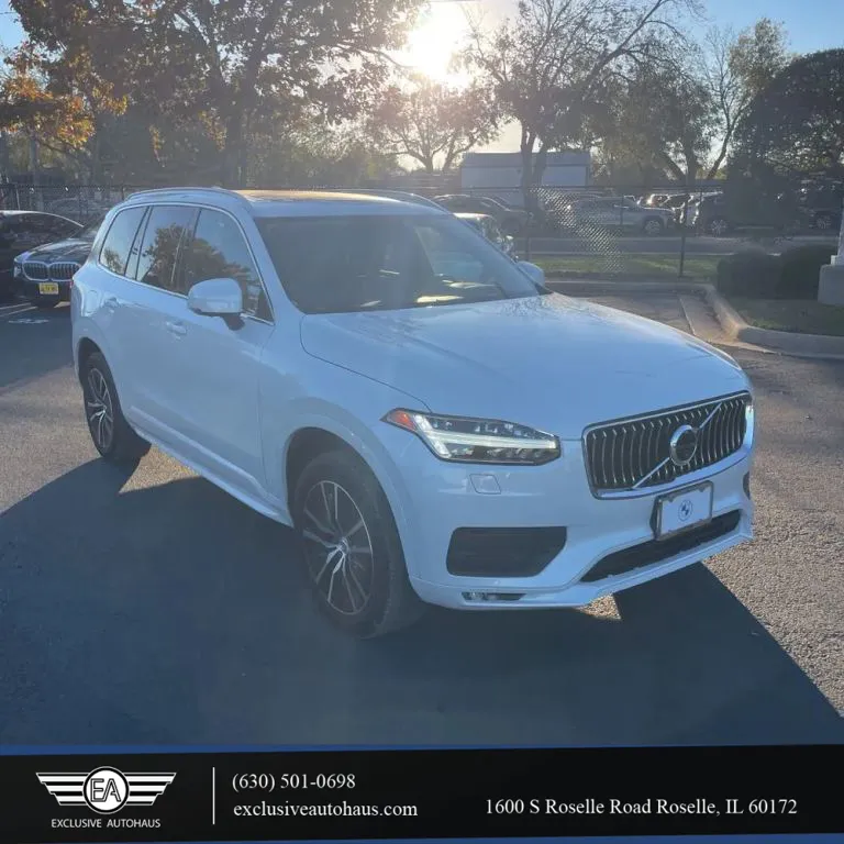 2020 Volvo XC90 Momentum's photo