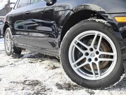 More photos of 2020 Porsche Macan Sport Utility 4D at Exclusive Autohaus - Roselle, IL