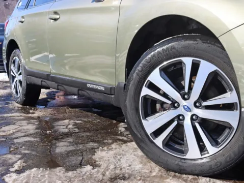 More photos of 2018 Subaru Outback 2.5i Limited Wagon 4D at Exclusive Autohaus - Roselle, IL