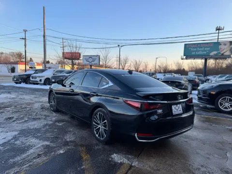More photos of 2024 Lexus ES 300h Sedan 4D at Exclusive Autohaus - Roselle, IL