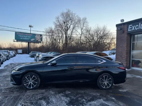 More photos of 2024 Lexus ES 300h Sedan 4D at Exclusive Autohaus - Roselle, IL