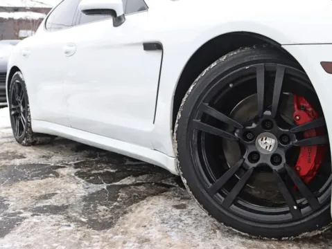 More photos of 2015 Porsche Panamera 4 Sedan 4D at Exclusive Autohaus - Roselle, IL