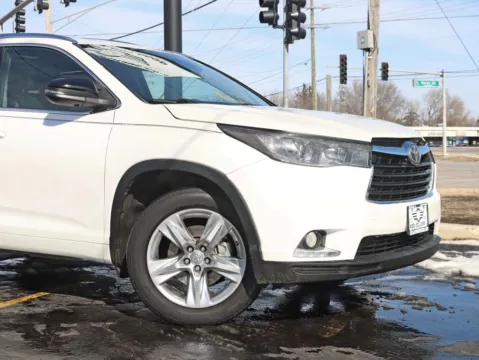 Another view of 2015 Toyota Highlander Limited Platinum Sport Utility 4D for sale in Roselle, IL at Exclusive Autohaus - Roselle