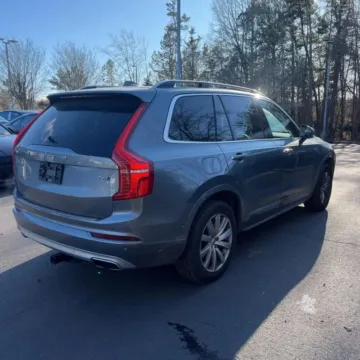 More photos of 2017 Volvo XC90 T6 Momentum Sport Utility 4D at Exclusive Autohaus - Roselle, IL