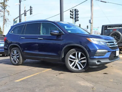 Photos of 2016 Honda Pilot Elite Sport Utility 4D for sale in Roselle, IL at Exclusive Autohaus - Roselle