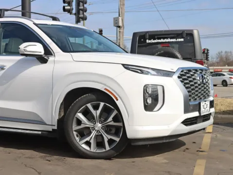 Another view of 2021 Hyundai Palisade Limited Sport Utility 4D for sale in Roselle, IL at Exclusive Autohaus - Roselle