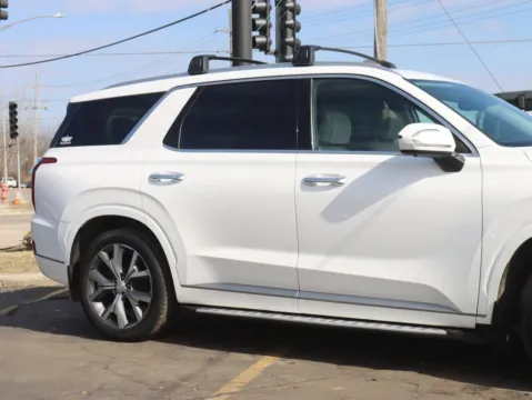 More photos of 2021 Hyundai Palisade Limited Sport Utility 4D at Exclusive Autohaus - Roselle, IL