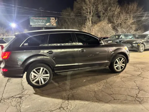 More photos of 2011 Audi Q7 3.0 TDI Quattro Premium Sport Utility 4D at Exclusive Autohaus - Roselle, IL