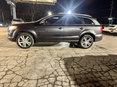 Photos of 2011 Audi Q7 3.0 TDI Quattro Premium Sport Utility 4D for sale in Roselle, IL at Exclusive Autohaus - Roselle