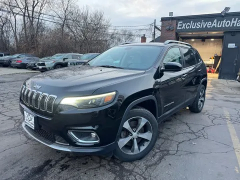 Photos of 2019 Jeep Cherokee Limited Sport Utility 4D for sale in Roselle, IL at Exclusive Autohaus - Roselle