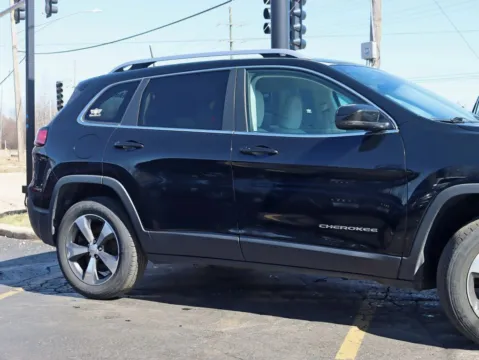 More photos of 2019 Jeep Cherokee Limited Sport Utility 4D at Exclusive Autohaus - Roselle, IL