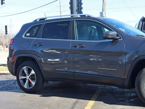 More photos of 2019 Jeep Cherokee Limited Sport Utility 4D at Exclusive Autohaus - Roselle, IL