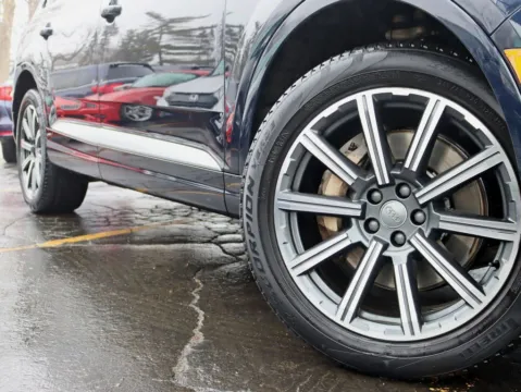 More photos of 2017 Audi Q7 3.0T Premium Plus Sport Utility 4D at Exclusive Autohaus - Roselle, IL