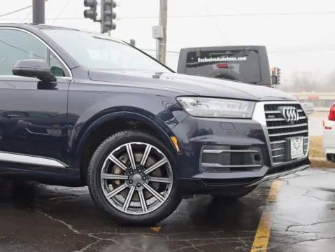 Another view of 2017 Audi Q7 3.0T Premium Plus Sport Utility 4D for sale in Roselle, IL at Exclusive Autohaus - Roselle