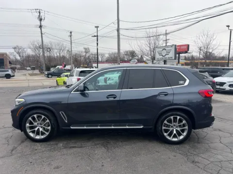 Photos of 2019 BMW X5 xDrive40i Sport Utility 4D for sale in Roselle, IL at Exclusive Autohaus - Roselle