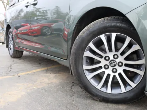 More photos of 2018 Toyota Sienna XLE Minivan 4D at Exclusive Autohaus - Roselle, IL