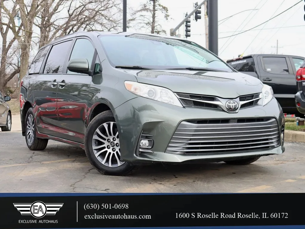 Green 2018 Toyota Sienna XLE Minivan 4D for sale in Roselle, IL