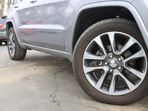 More photos of 2017 Jeep Grand Cherokee Overland Sport Utility 4D at Exclusive Autohaus - Roselle, IL
