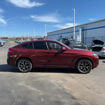 More photos of 2023 BMW X4 xDrive30i Sport Utility 4D at Exclusive Autohaus - Roselle, IL