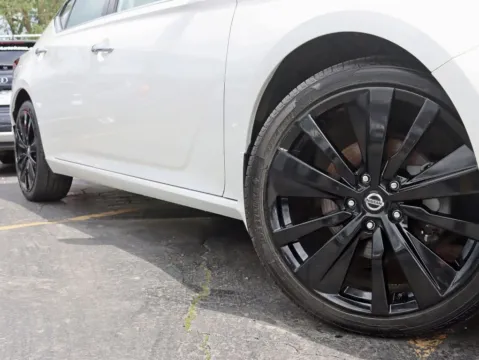 More photos of 2019 Nissan Altima 2.5 Platinum Sedan 4D at Exclusive Autohaus - Roselle, IL