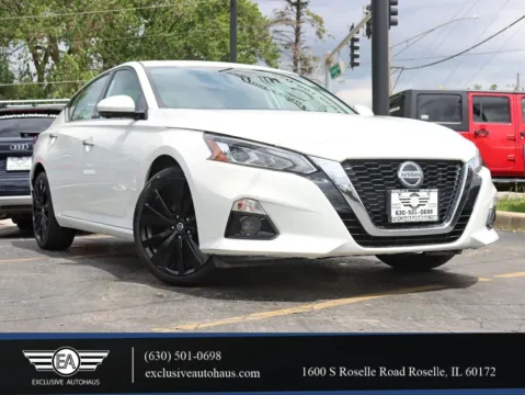 White 2019 Nissan Altima 2.5 Platinum Sedan 4D for sale in Roselle, IL