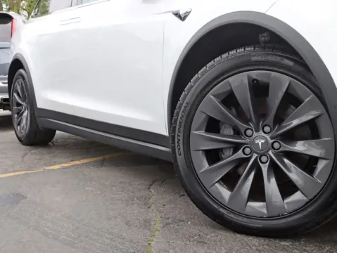 More photos of 2018 Tesla Model X 100D Sport Utility 4D at Exclusive Autohaus - Roselle, IL