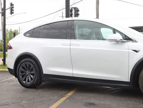 More photos of 2018 Tesla Model X 100D Sport Utility 4D at Exclusive Autohaus - Roselle, IL