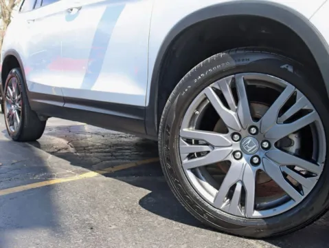 More photos of 2021 Honda Passport EX-L Sport Utility 4D at Exclusive Autohaus - Roselle, IL