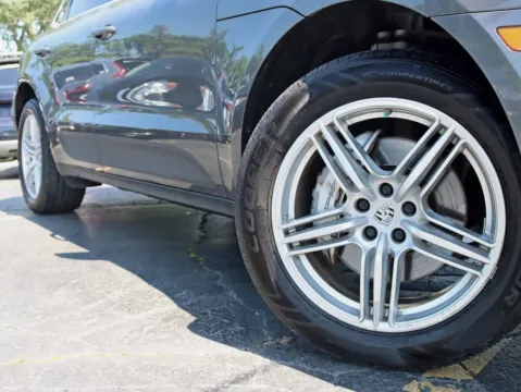 More photos of 2015 Porsche Macan S Sport Utility 4D at Exclusive Autohaus - Roselle, IL