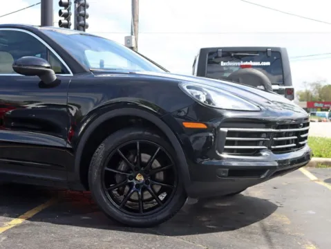 Another view of 2020 Porsche Cayenne Sport Utility 4D for sale in Roselle, IL at Exclusive Autohaus - Roselle