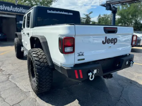 More photos of 2020 Jeep Gladiator Mojave Pickup 4D 5 ft at Exclusive Autohaus - Roselle, IL