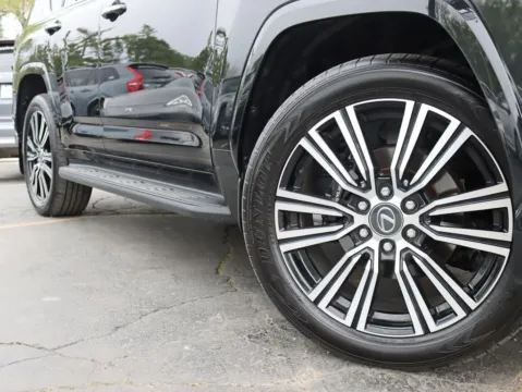 More photos of 2024 Lexus LX 600 Luxury Sport Utility 4D at Exclusive Autohaus - Roselle, IL