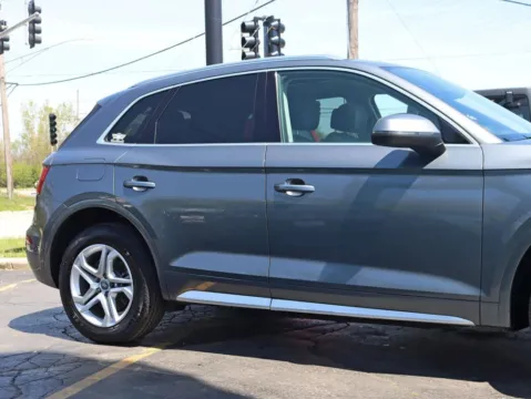 More photos of 2019 Audi Q5 Premium Sport Utility 4D at Exclusive Autohaus - Roselle, IL