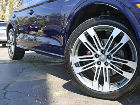 More photos of 2018 Audi SQ5 Premium Plus Sport Utility 4D at Exclusive Autohaus - Roselle, IL