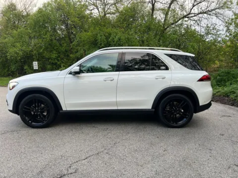 Another view of 2020 Mercedes-Benz GLE 350 4MATIC Sport Utility 4D for sale in Roselle, IL at Exclusive Autohaus - Roselle